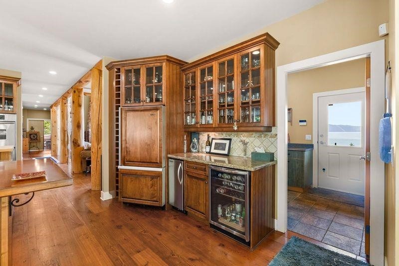 13543 Sakinaw Drive, Garden Bay, BC - Indoor Photo Showing Other Room