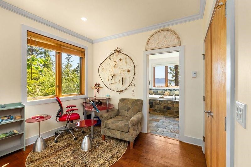 13543 Sakinaw Drive, Garden Bay, BC - Indoor