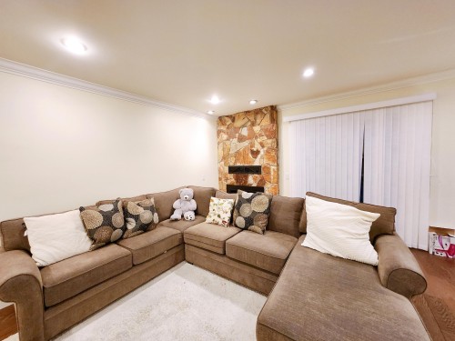 5255 Turquoise Drive, Richmond, BC - Indoor Photo Showing Living Room