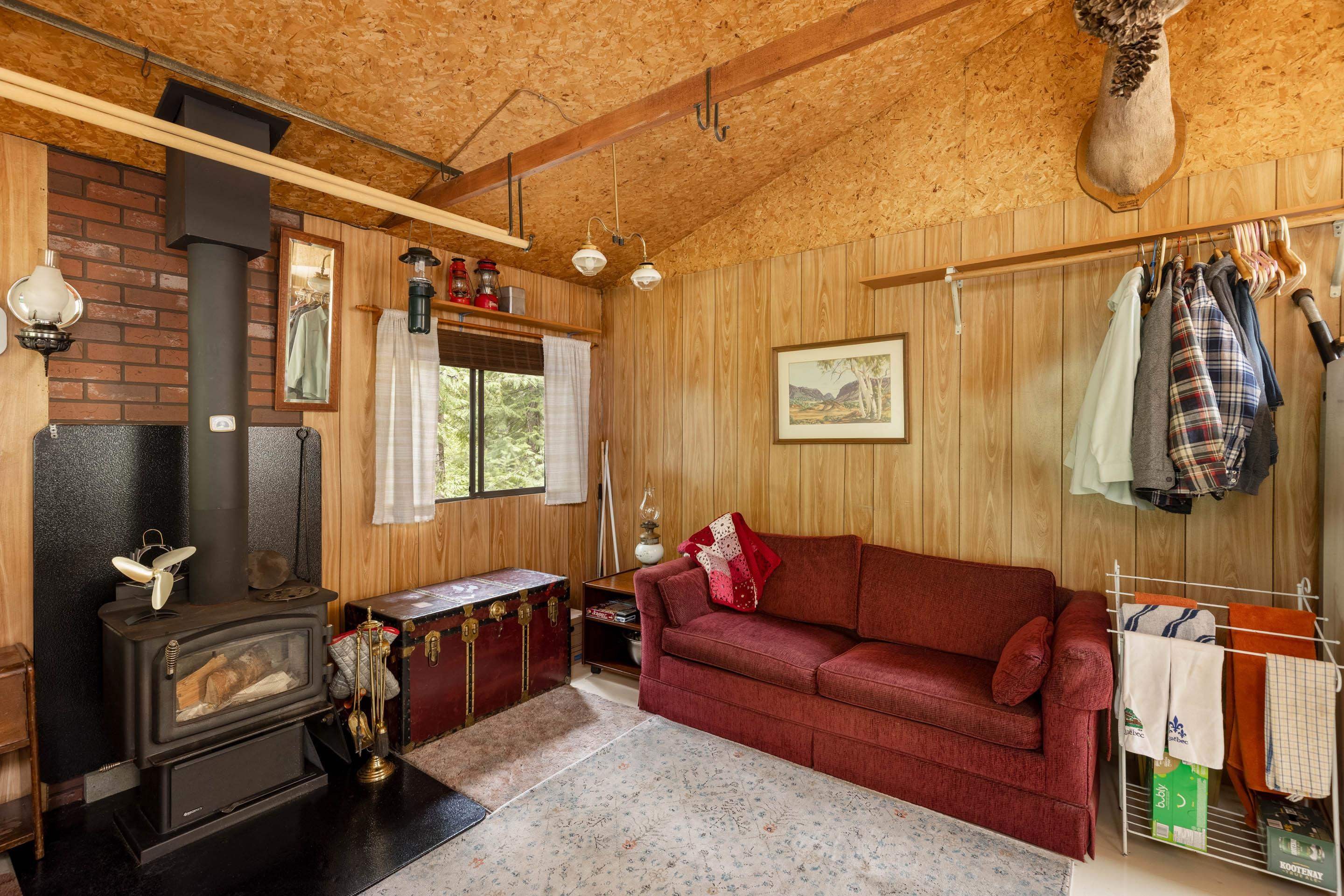 9540 Pemberton Portage Road, Pemberton, BC - Indoor Photo Showing Living Room With Fireplace