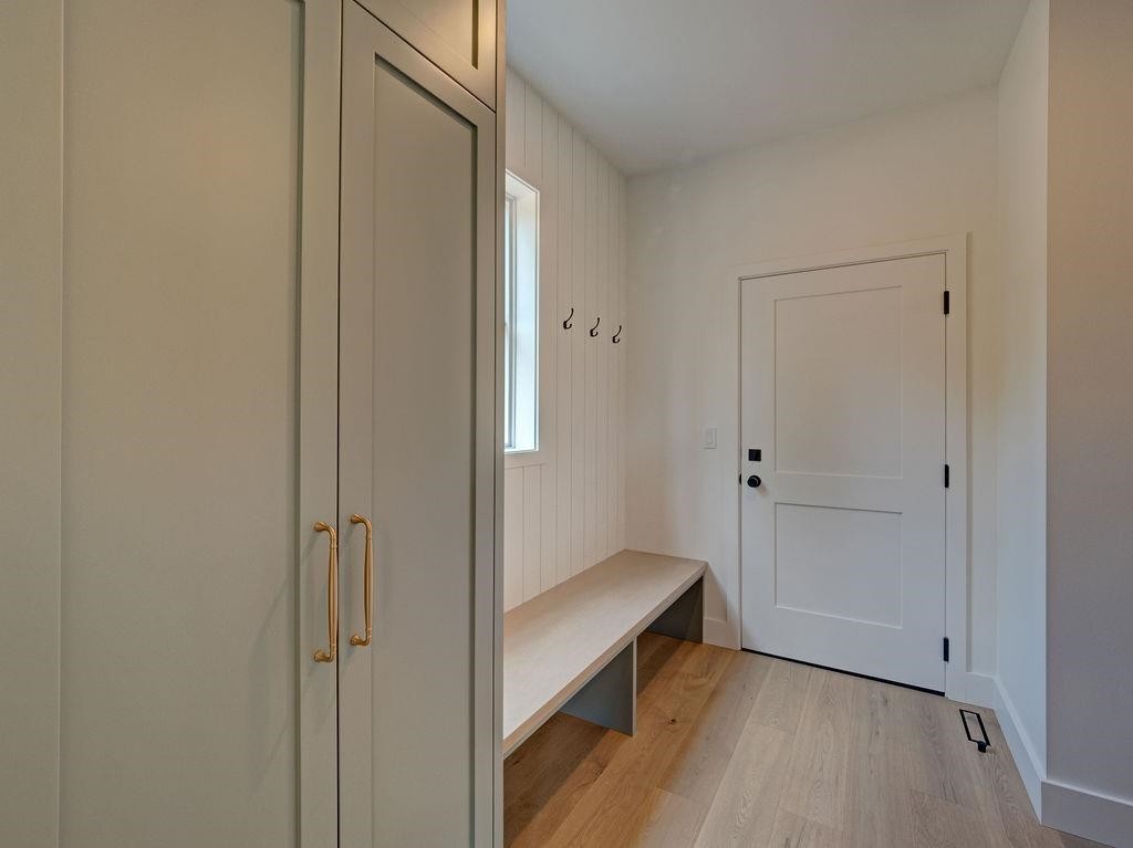385 Solaz Place, Gibsons, BC - Indoor Photo Showing Other Room
