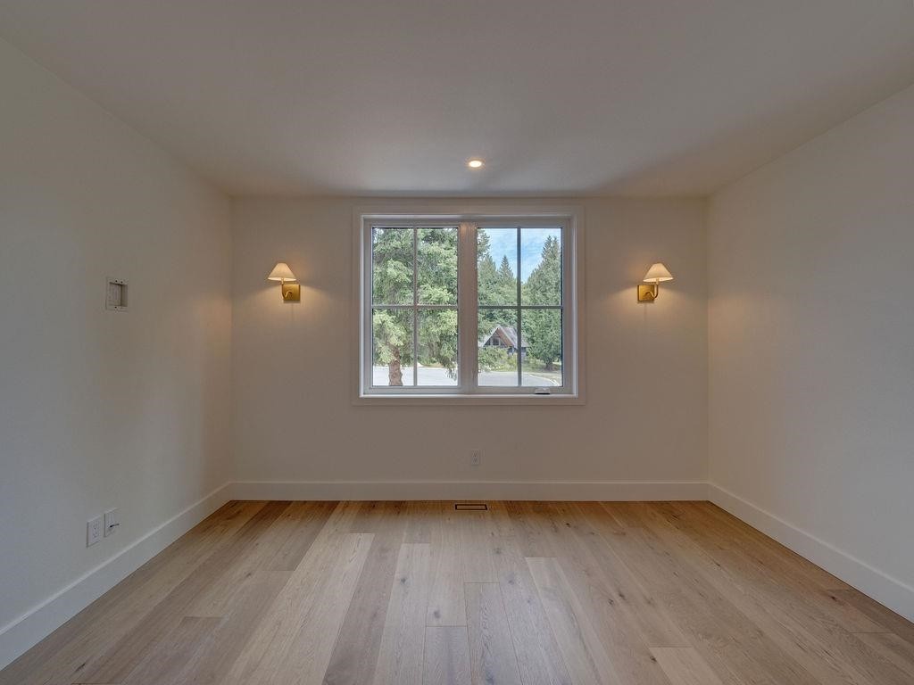 385 Solaz Place, Gibsons, BC - Indoor Photo Showing Other Room