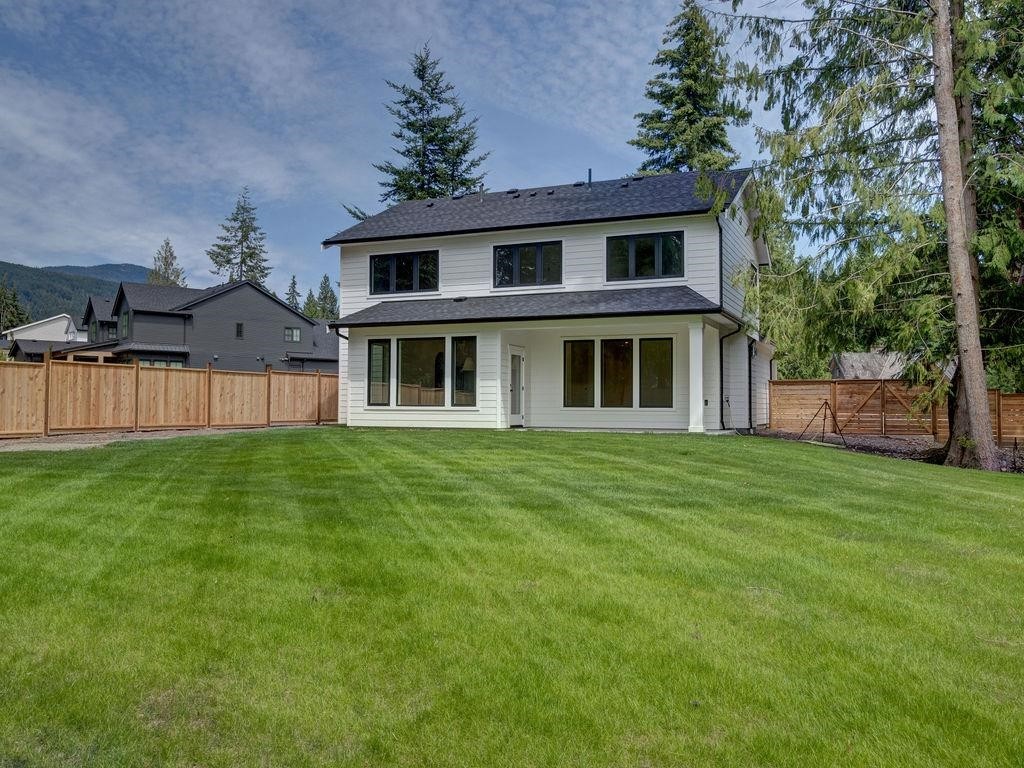 385 Solaz Place, Gibsons, BC - Outdoor