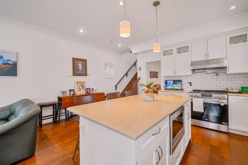 3288 32Nd Avenue W, Vancouver, BC - Indoor Photo Showing Kitchen