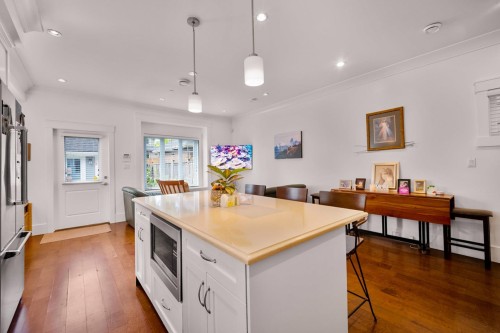 3288 32Nd Avenue W, Vancouver, BC - Indoor Photo Showing Kitchen
