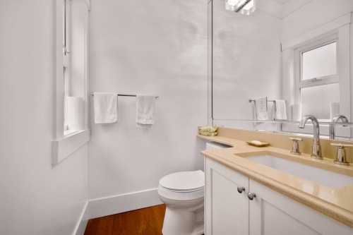 3288 32Nd Avenue W, Vancouver, BC - Indoor Photo Showing Bathroom