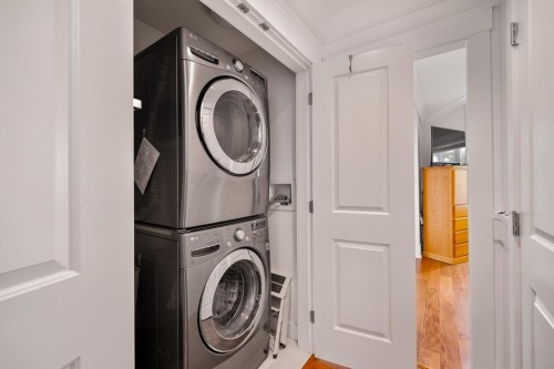 3288 32Nd Avenue W, Vancouver, BC - Indoor Photo Showing Laundry Room