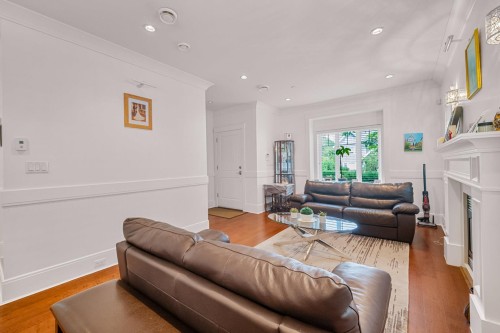 3288 32Nd Avenue W, Vancouver, BC - Indoor Photo Showing Living Room