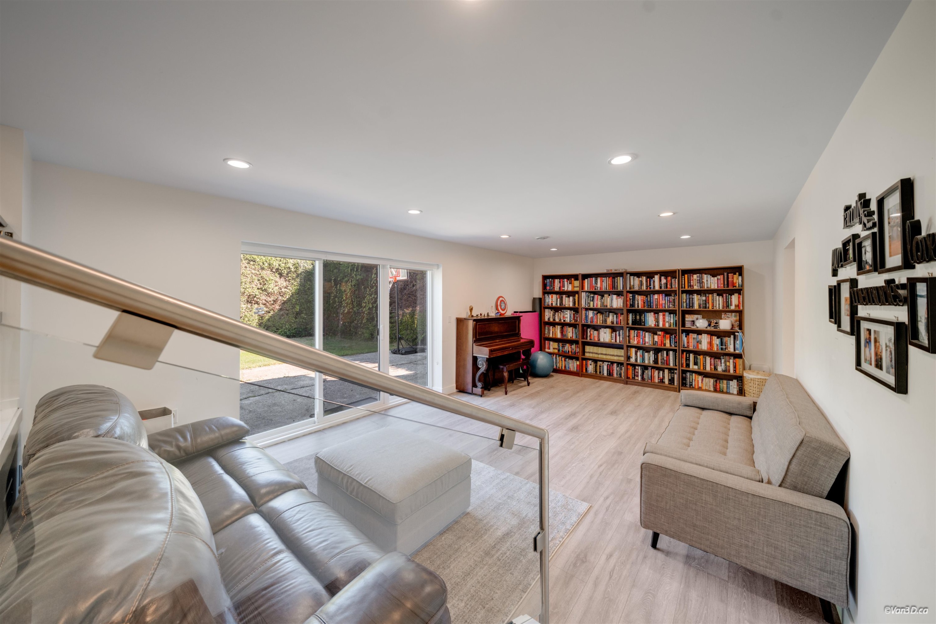 1047 Spar Drive, Coquitlam, BC - Indoor