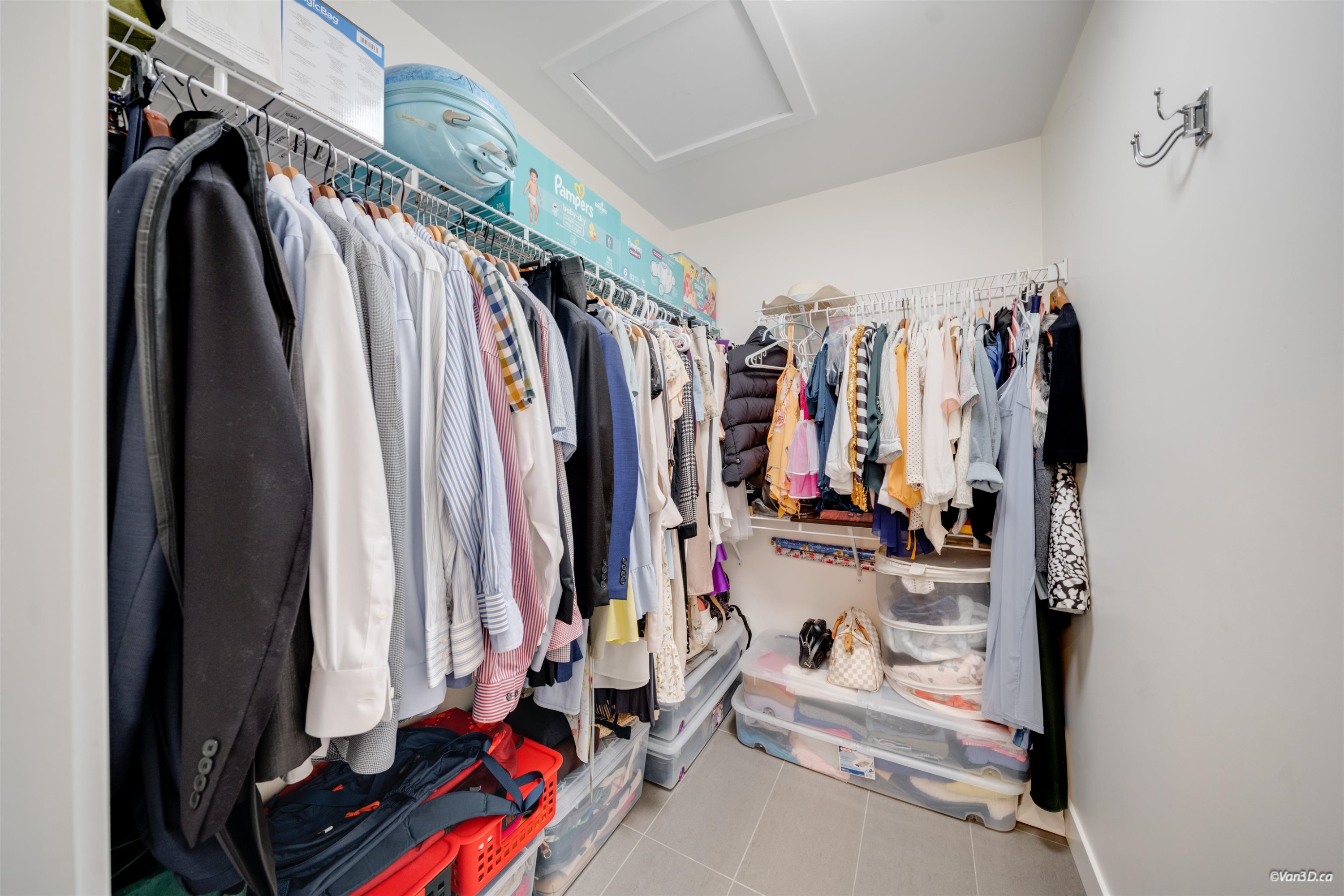 1047 Spar Drive, Coquitlam, BC - Indoor With Storage