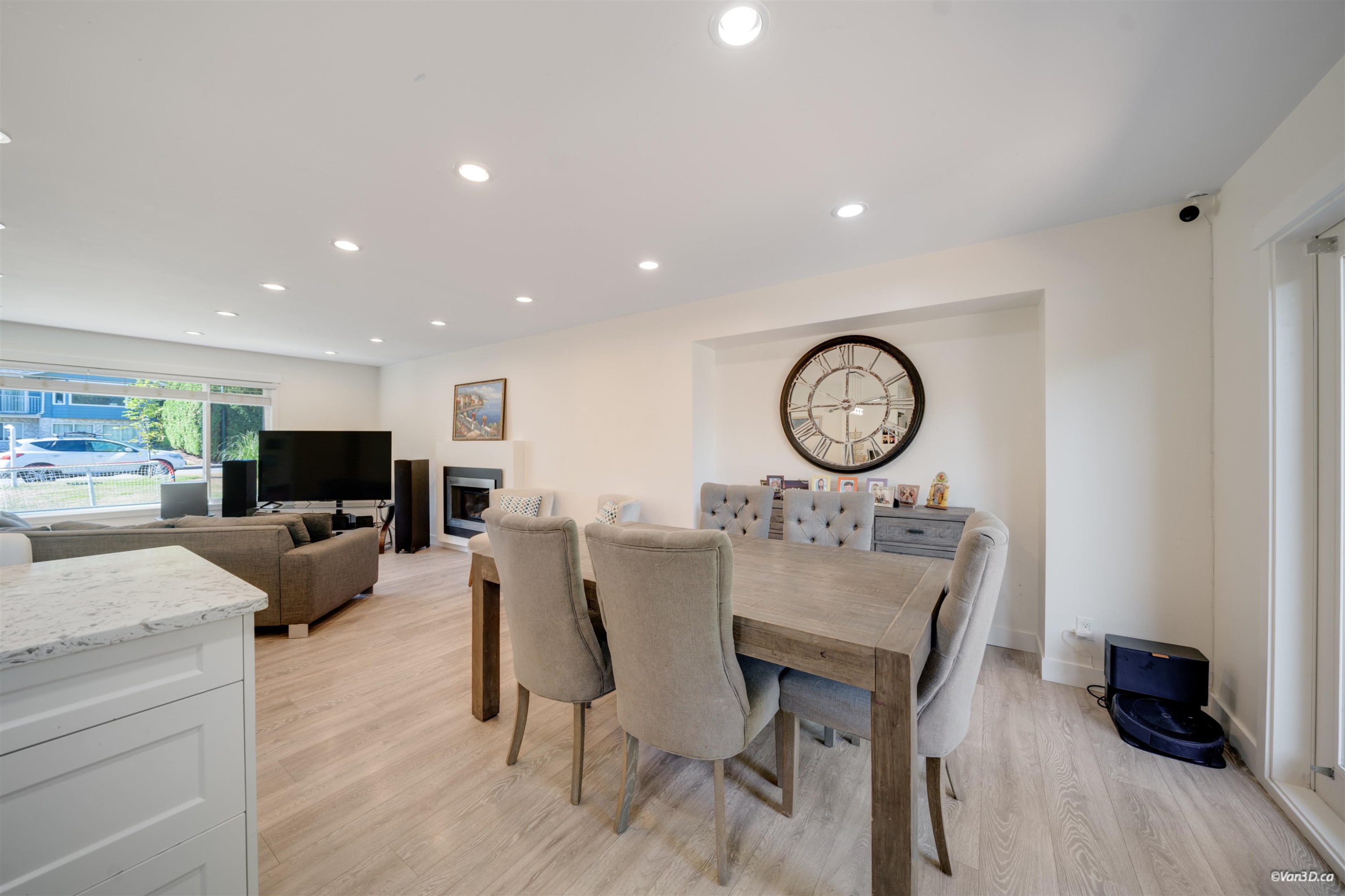 1047 Spar Drive, Coquitlam, BC - Indoor Photo Showing Other Room