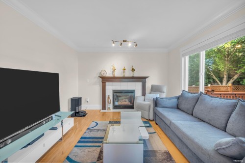 1591 Alpine Lane, Coquitlam, BC - Indoor Photo Showing Living Room With Fireplace