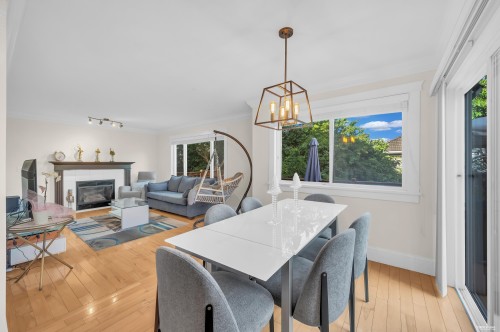 1591 Alpine Lane, Coquitlam, BC - Indoor With Fireplace