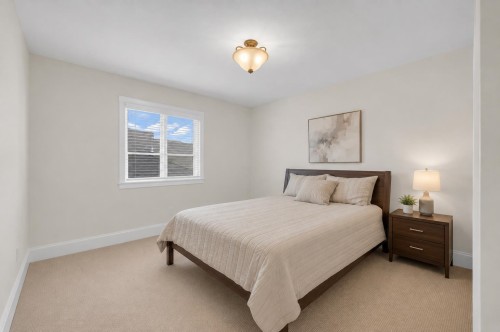1591 Alpine Lane, Coquitlam, BC - Indoor Photo Showing Bedroom