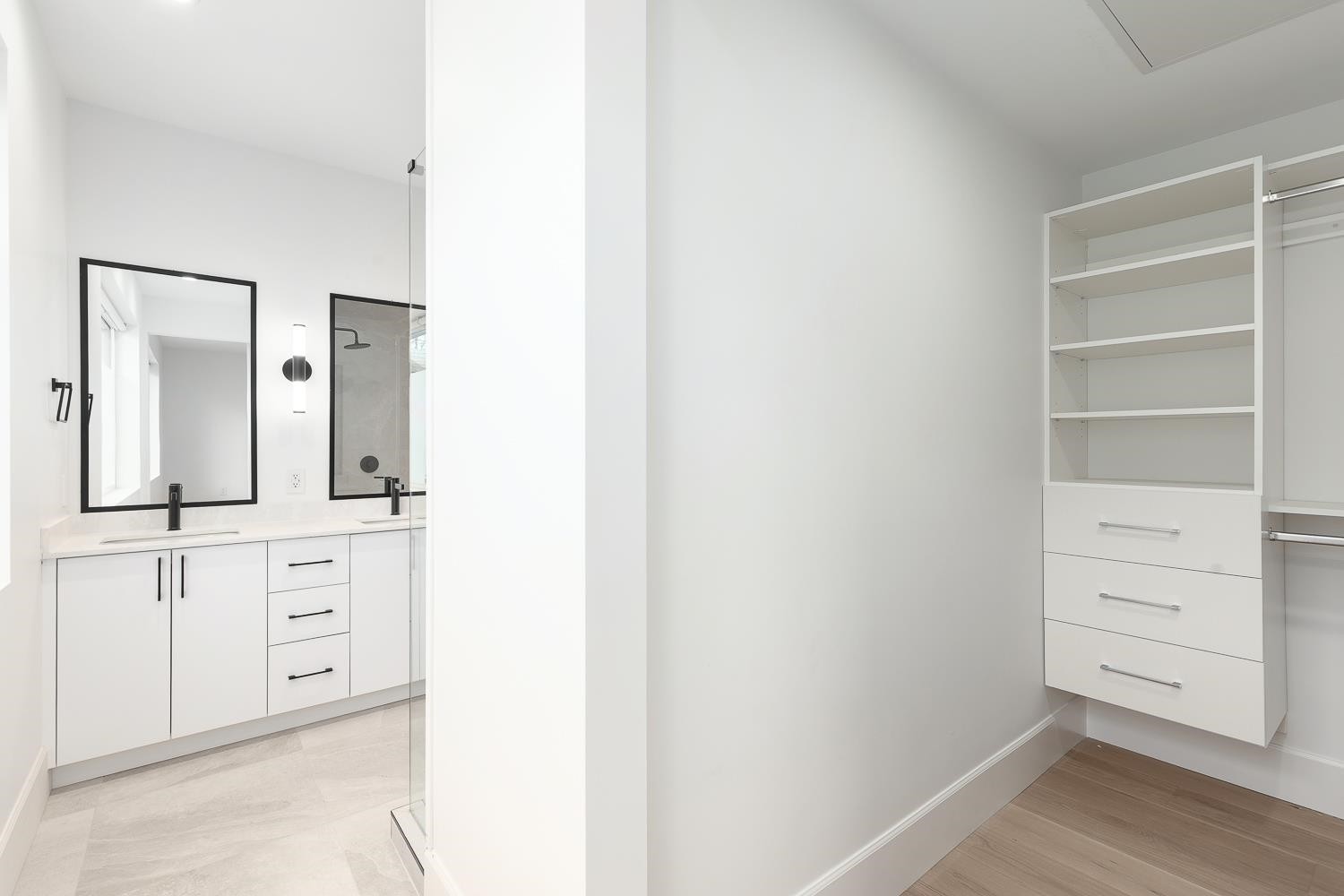 851 19Th Avenue E, Vancouver, BC - Indoor Photo Showing Other Room
