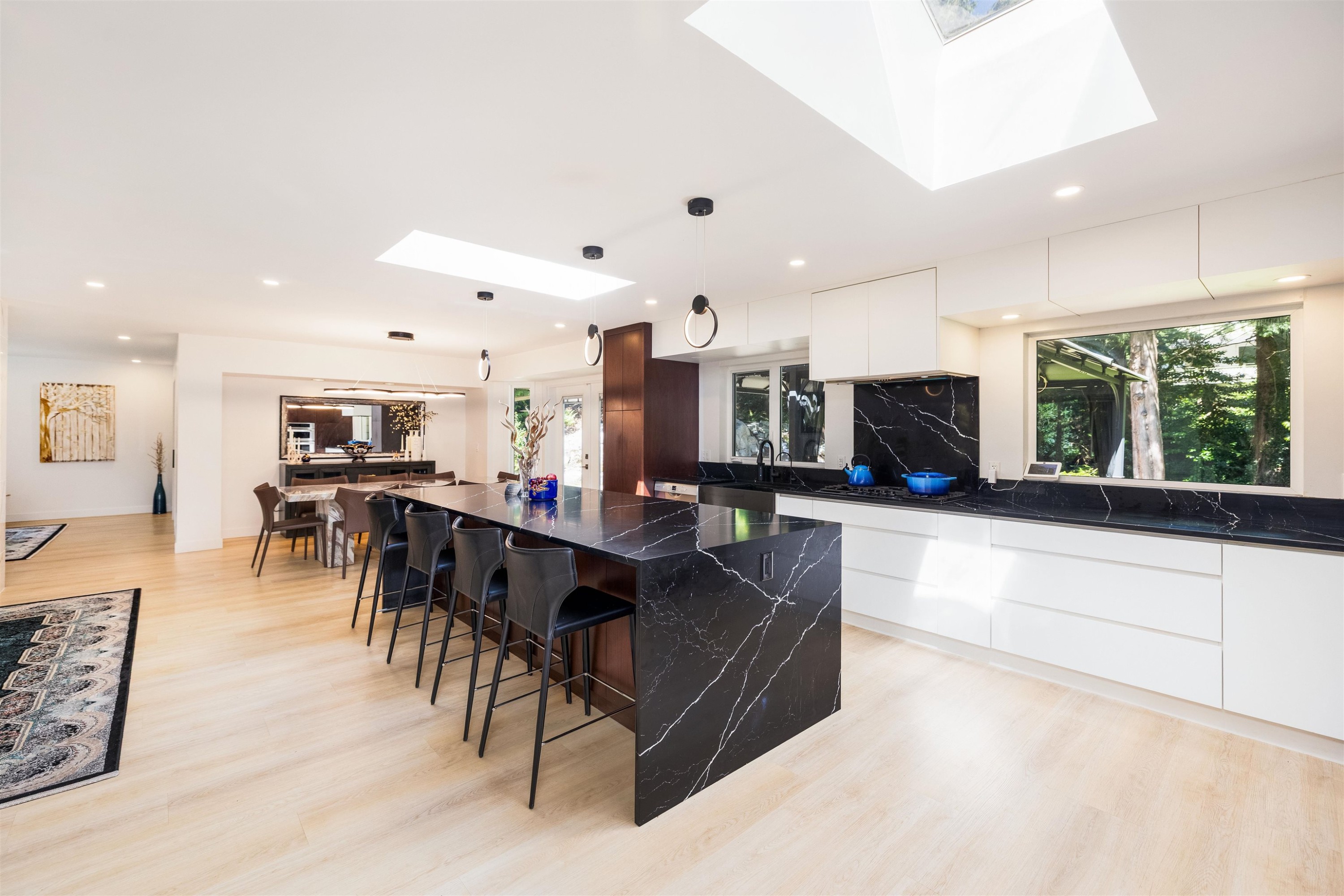 3965 Viewridge Place, West Vancouver, BC - Indoor