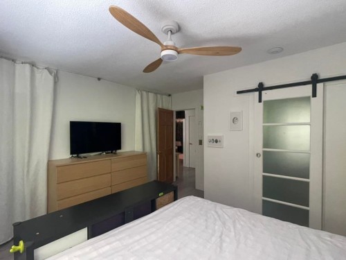 6570 Madrona Crescent, West Vancouver, BC - Indoor Photo Showing Bedroom