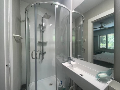 6570 Madrona Crescent, West Vancouver, BC - Indoor Photo Showing Bathroom
