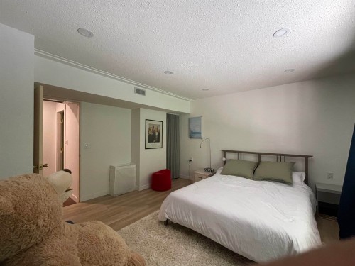 6570 Madrona Crescent, West Vancouver, BC - Indoor Photo Showing Bedroom