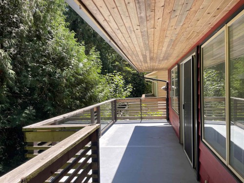 6570 Madrona Crescent, West Vancouver, BC - Outdoor With Exterior