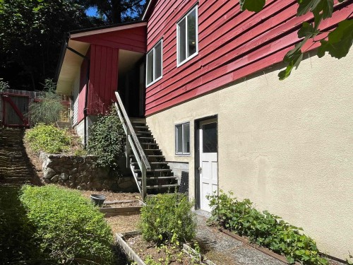 6570 Madrona Crescent, West Vancouver, BC - Outdoor