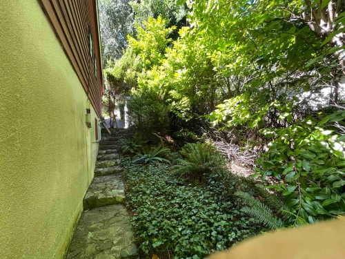 6570 Madrona Crescent, West Vancouver, BC - Outdoor