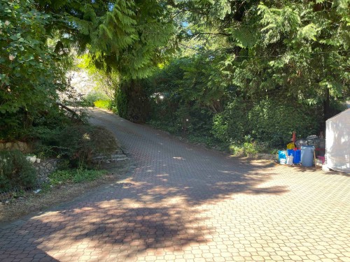 6570 Madrona Crescent, West Vancouver, BC - Outdoor