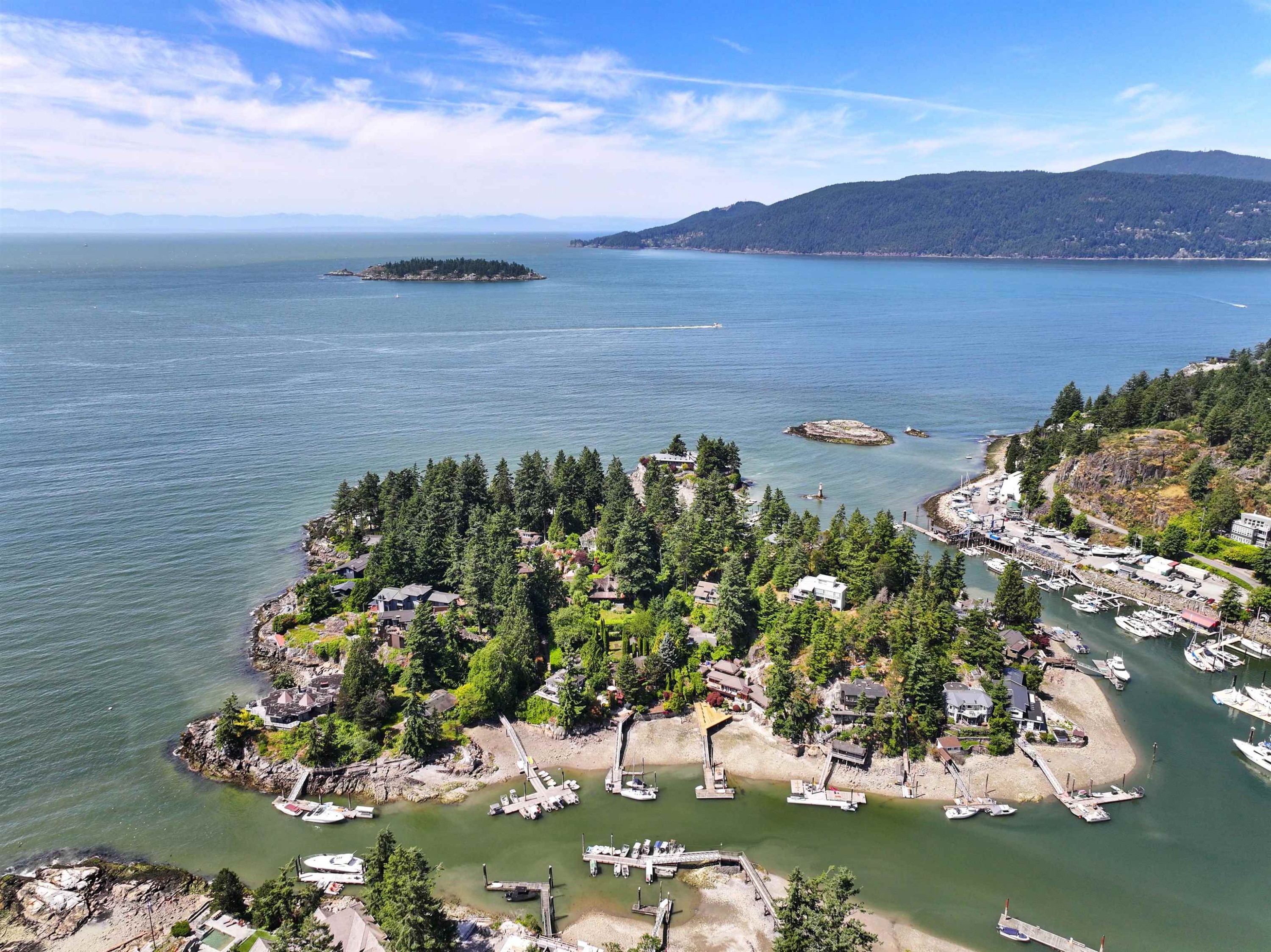 5851 Eagle Island, West Vancouver, BC