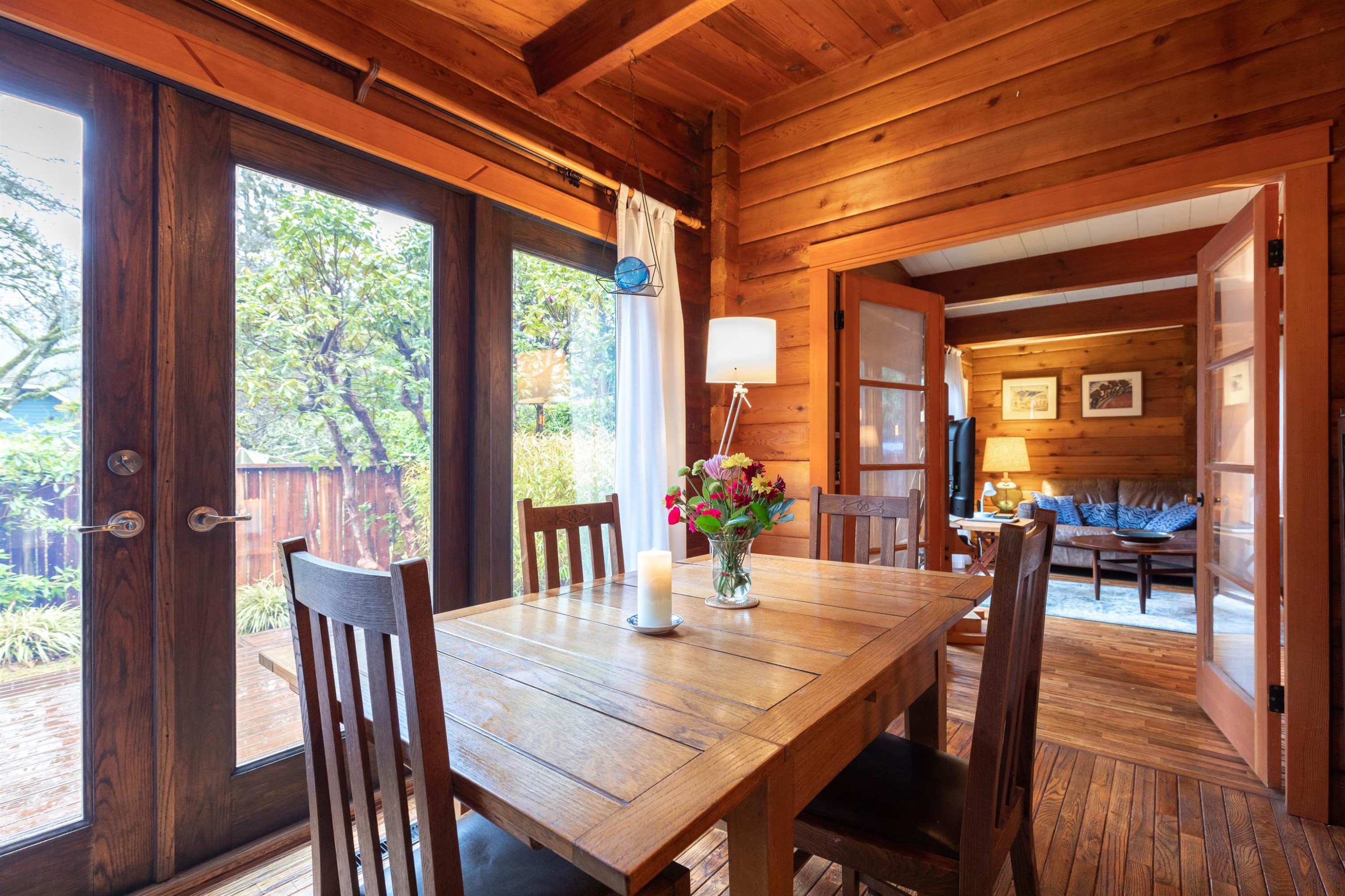 5817 Eagle Island, West Vancouver, BC - Indoor Photo Showing Dining Room