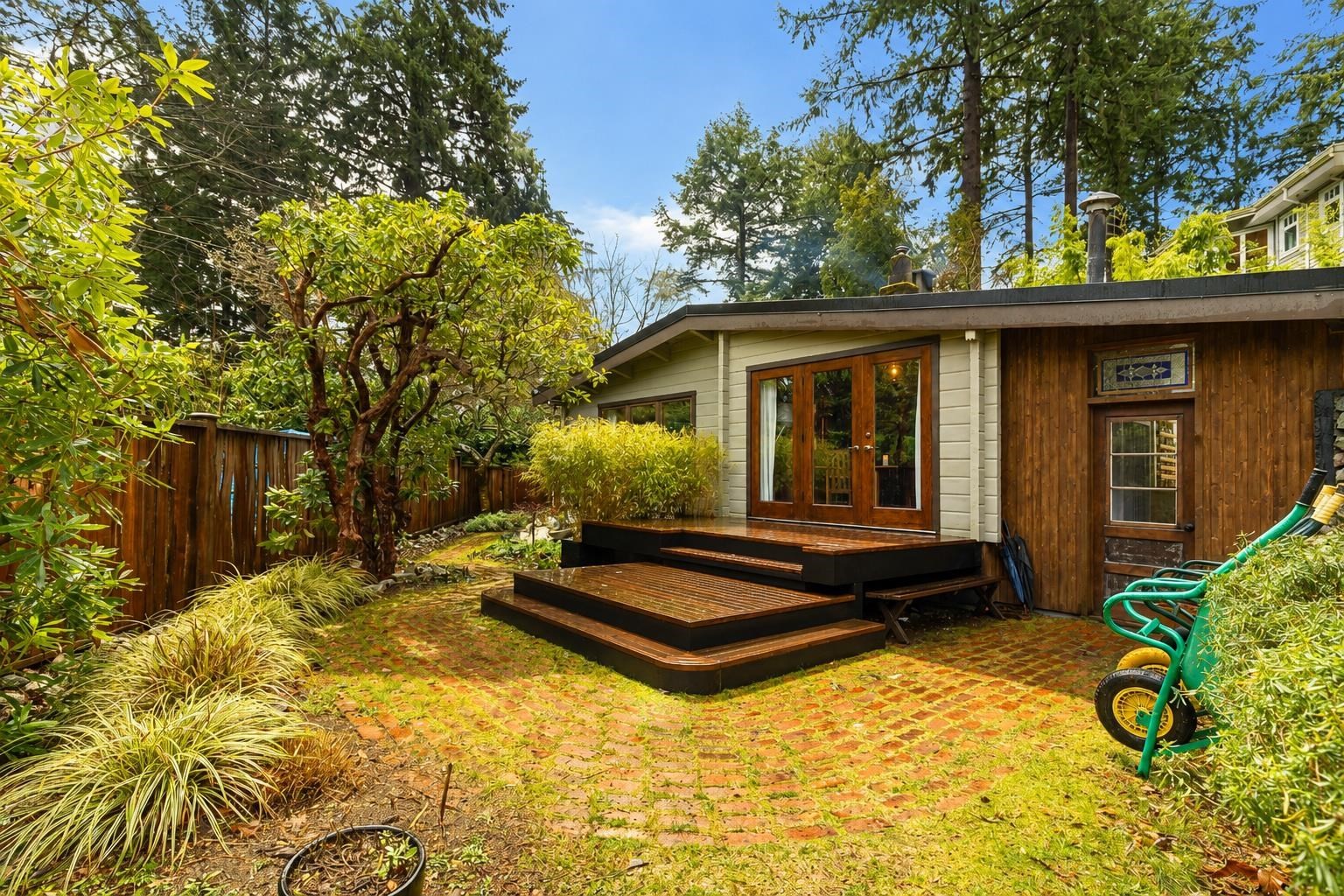 5817 Eagle Island, West Vancouver, BC - Outdoor With Deck Patio Veranda