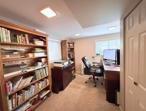 680 Thompson Avenue, Coquitlam, BC - Indoor Photo Showing Office