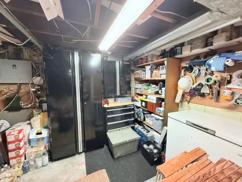 680 Thompson Avenue, Coquitlam, BC - Indoor