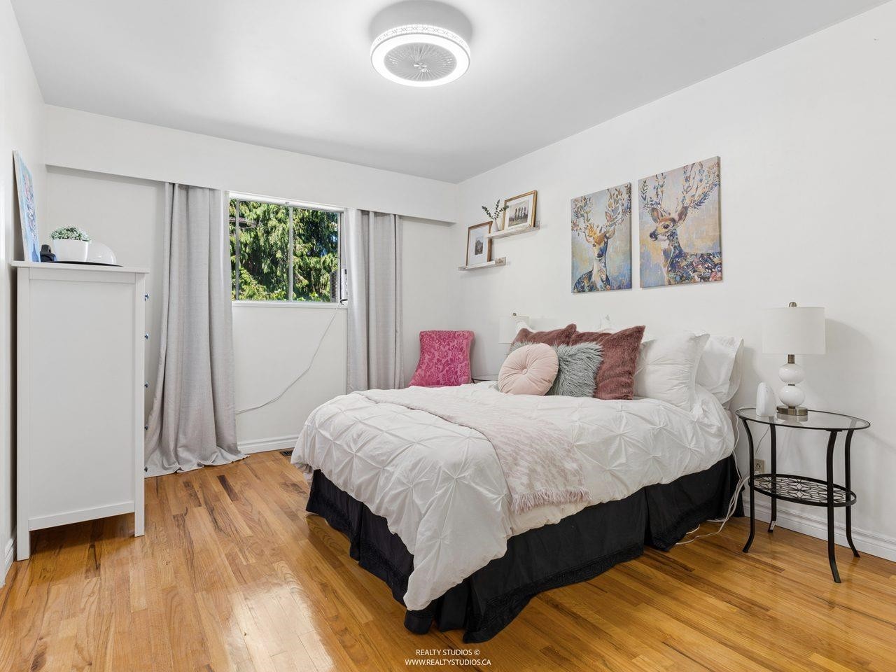 785 Regan Avenue, Coquitlam, BC - Indoor Photo Showing Bedroom