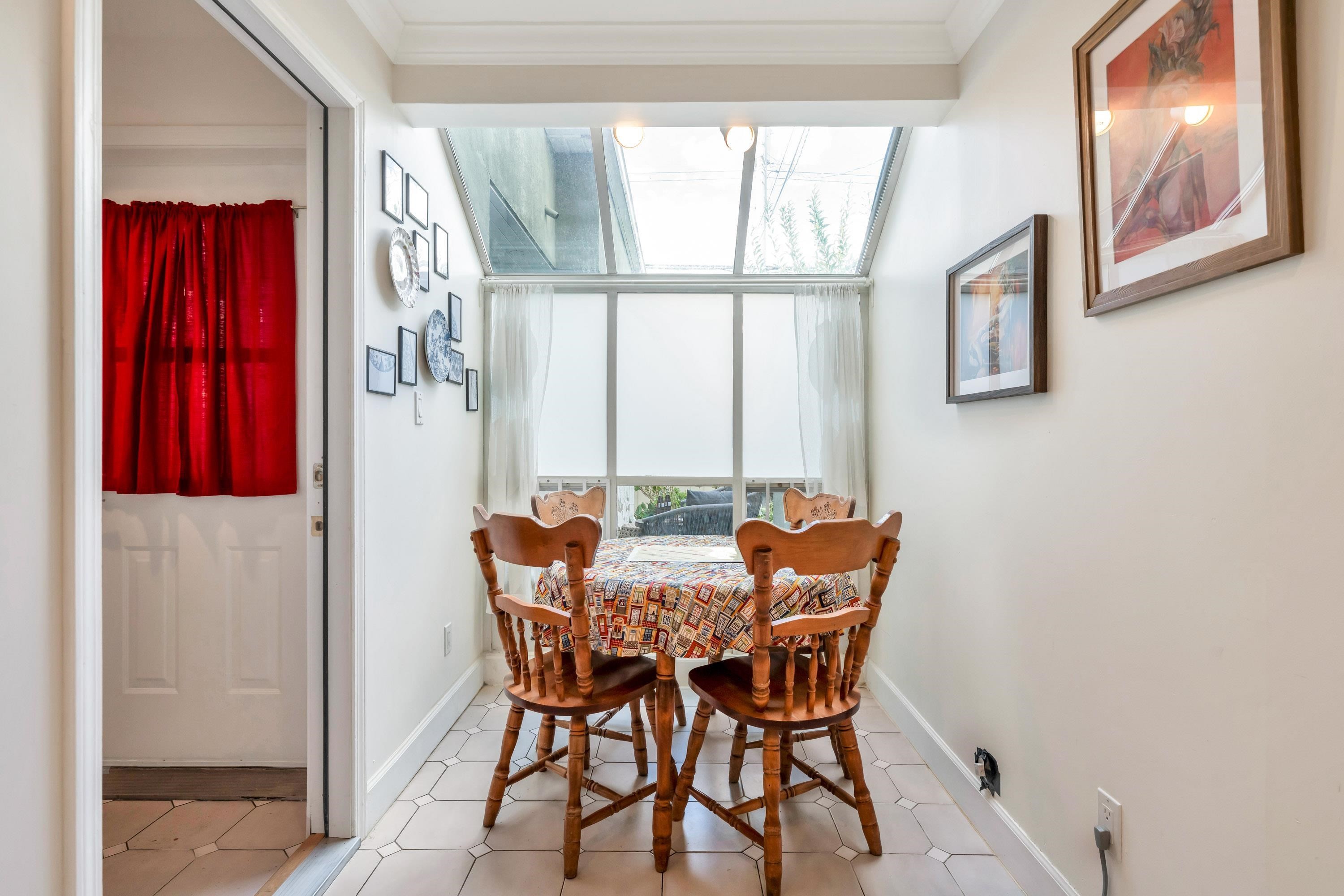 2143 Upland Drive, Vancouver, BC - Indoor