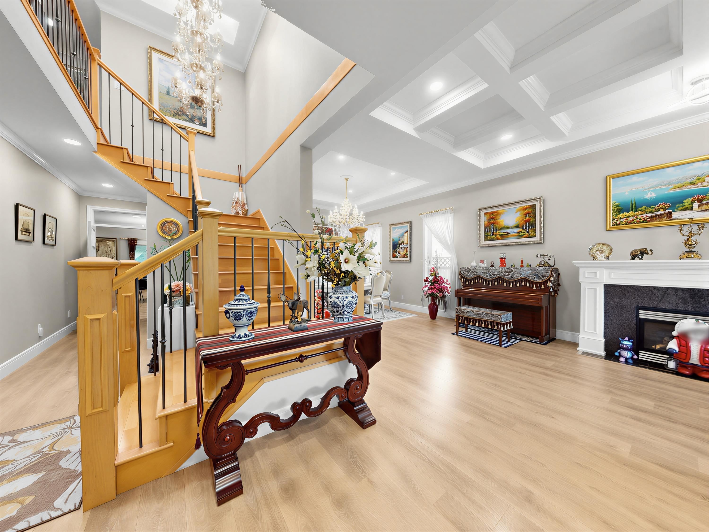 7371 Lindsay Road, Richmond, BC - Indoor Photo Showing Other Room With Fireplace
