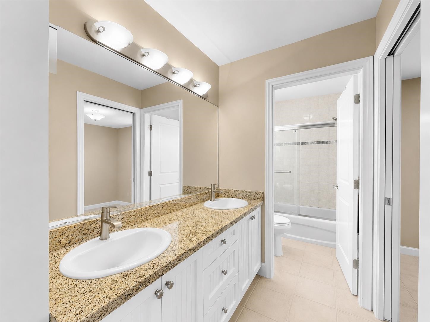 7371 Lindsay Road, Richmond, BC - Indoor Photo Showing Bathroom