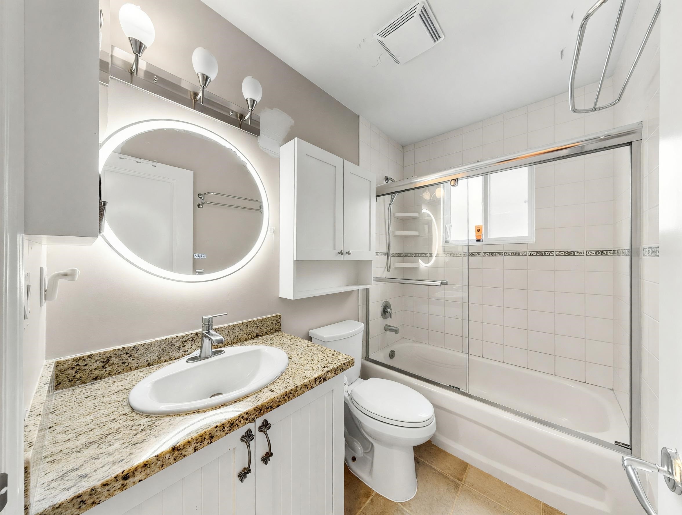 7371 Lindsay Road, Richmond, BC - Indoor Photo Showing Bathroom