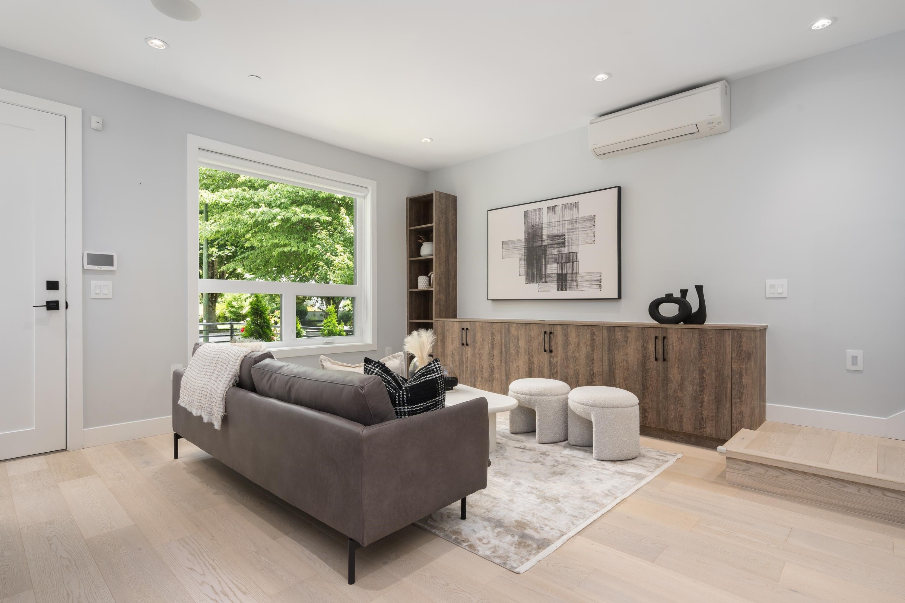 2196 19Th Avenue E, Vancouver, BC - Indoor
