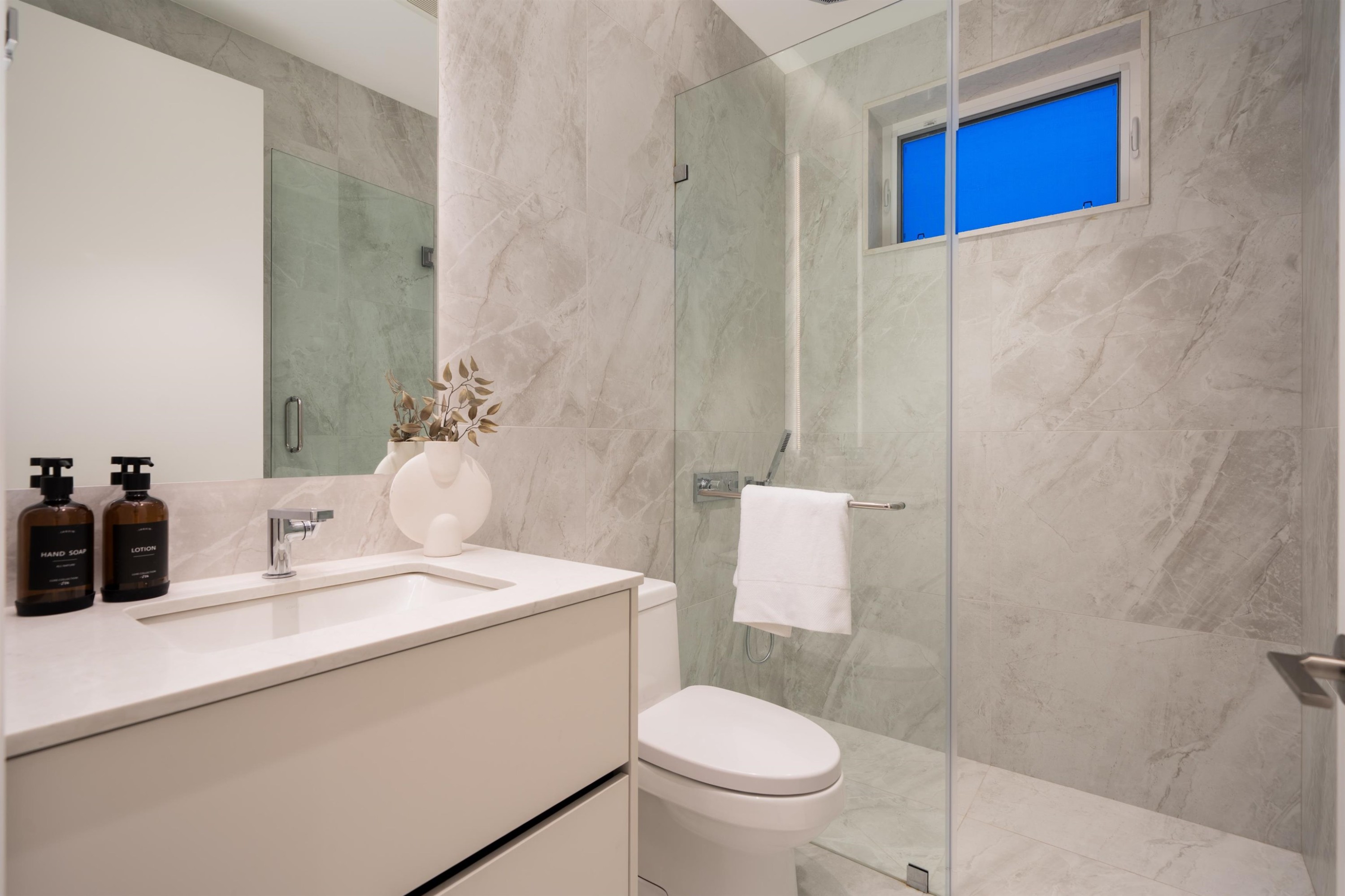 4007 19Th Avenue W, Vancouver, BC - Indoor Photo Showing Bathroom