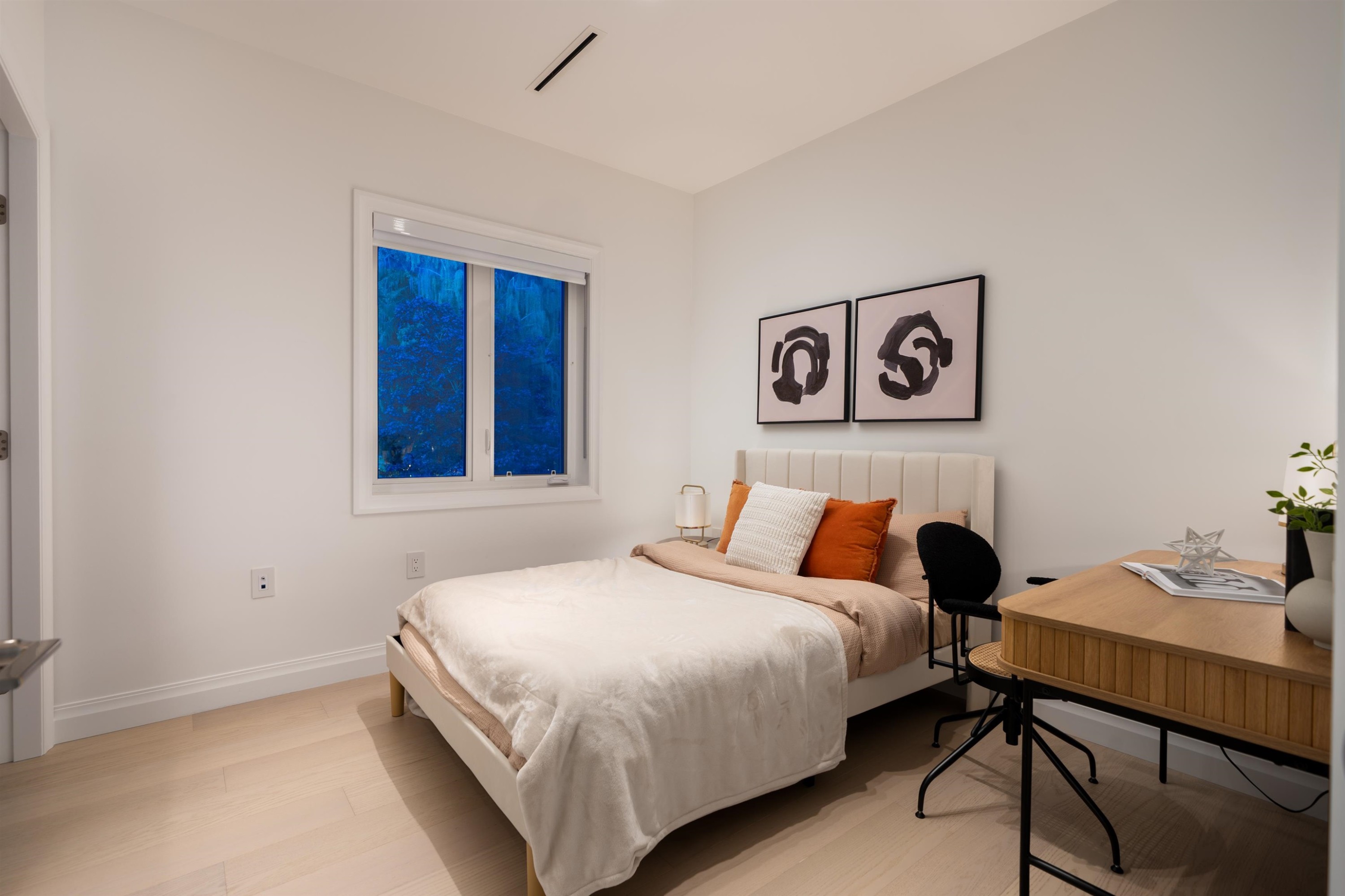 4007 19Th Avenue W, Vancouver, BC - Indoor Photo Showing Bedroom