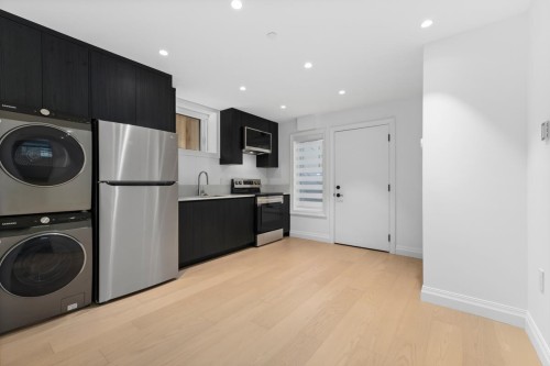 4007 19Th Avenue W, Vancouver, BC - Indoor Photo Showing Laundry Room