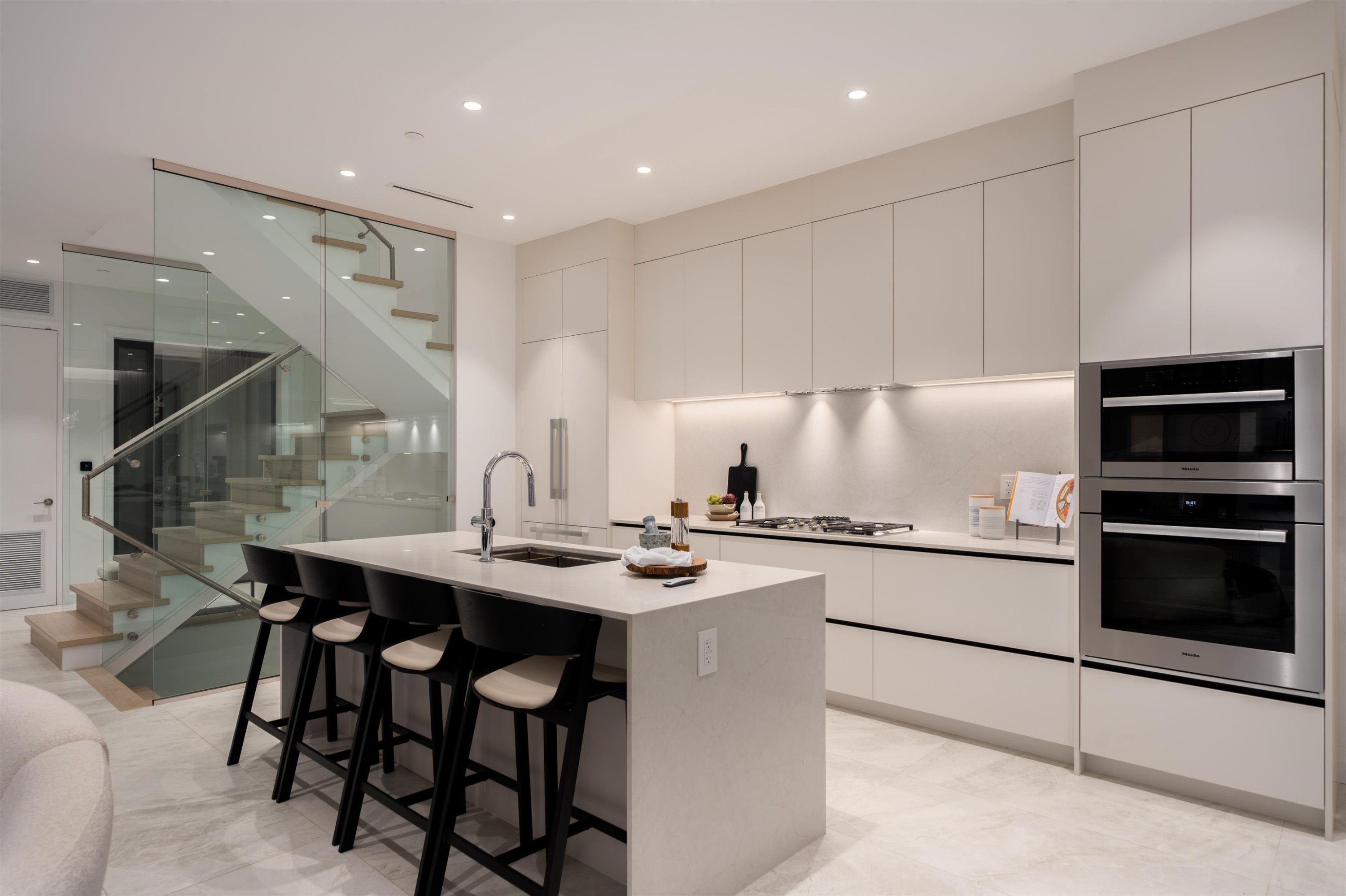 4007 19Th Avenue W, Vancouver, BC - Indoor Photo Showing Kitchen With Upgraded Kitchen