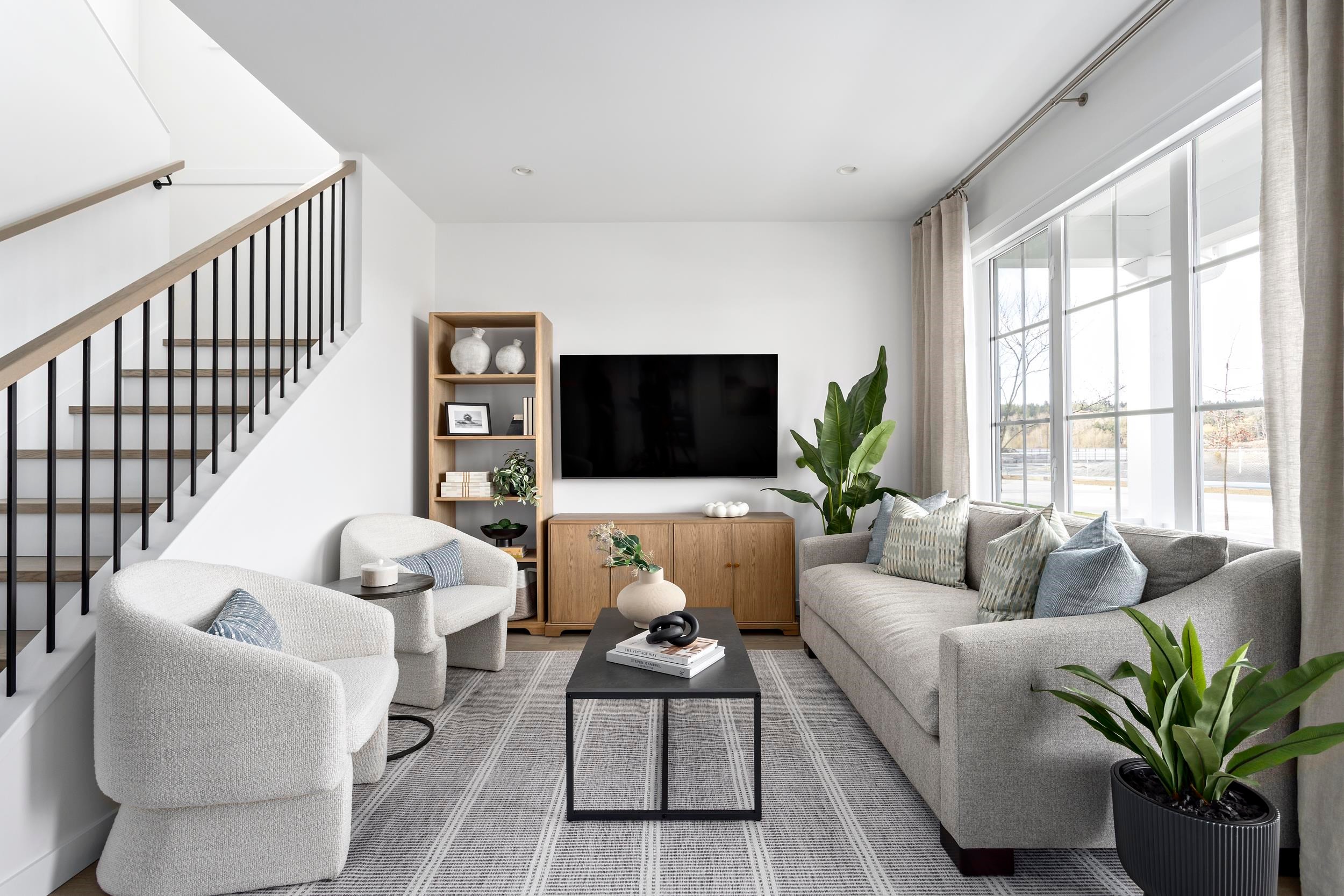 376 Red Barn Boulevard, Delta, BC - Indoor Photo Showing Living Room