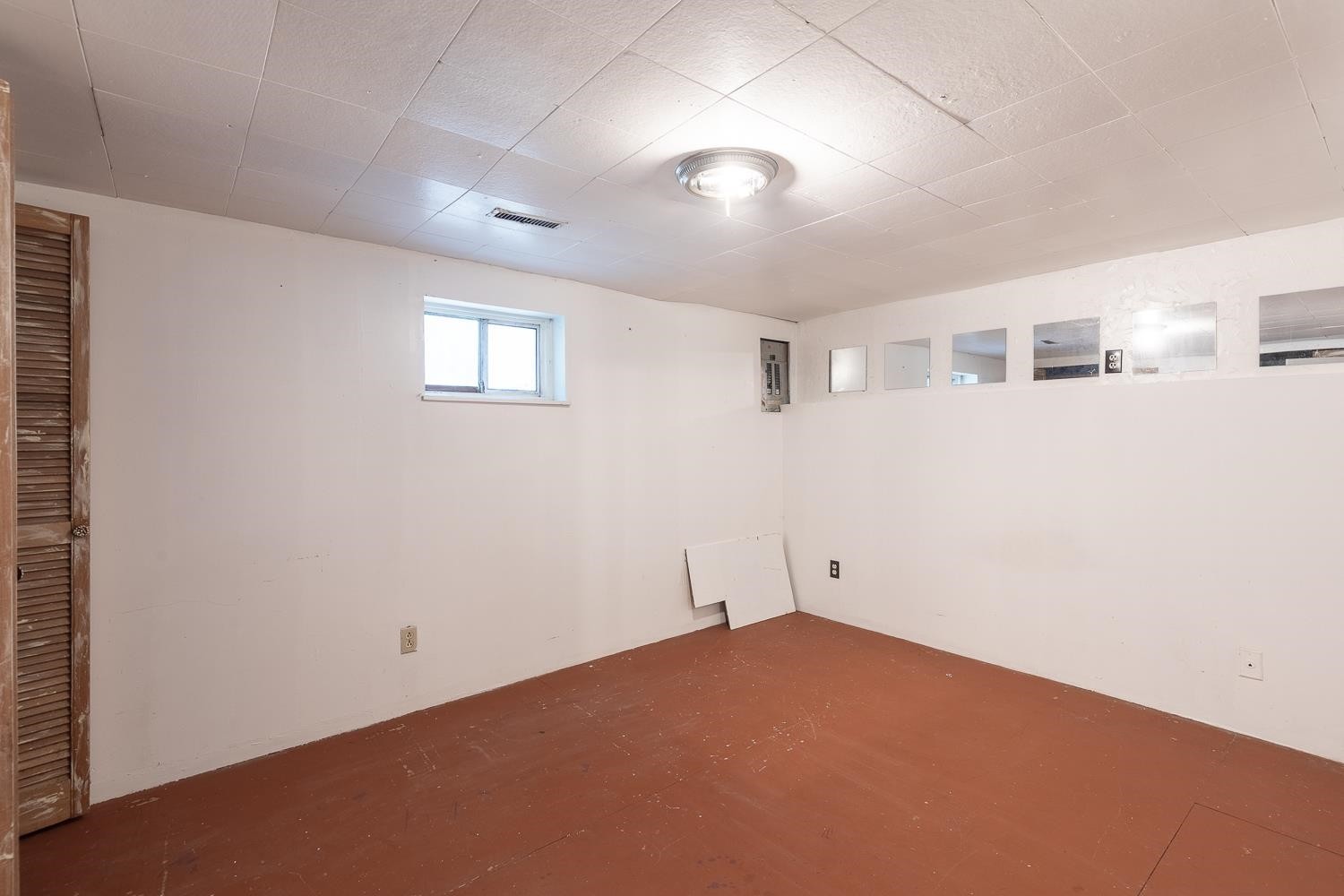 1194 18Th Avenue E, Vancouver, BC - Indoor Photo Showing Other Room