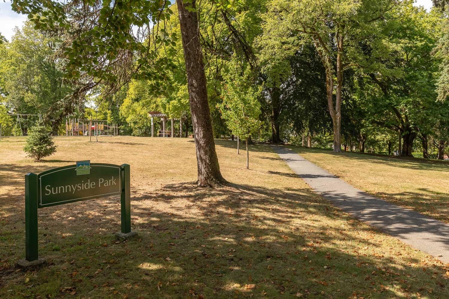 1194 18Th Avenue E, Vancouver, BC - Outdoor With View