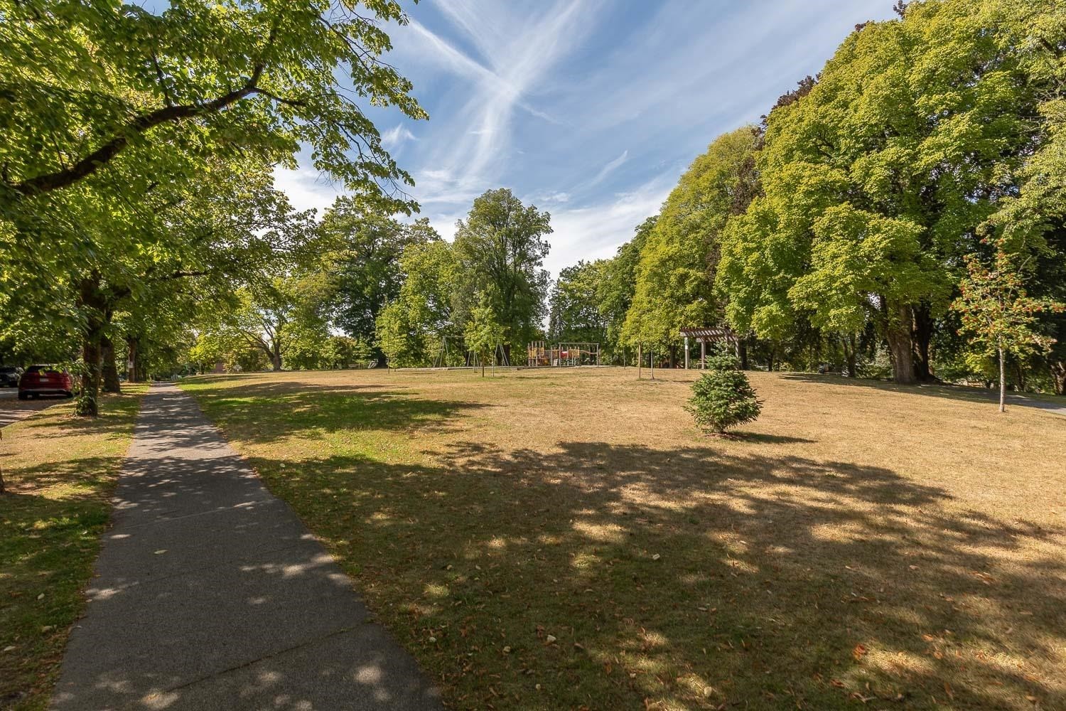 1194 18Th Avenue E, Vancouver, BC - Outdoor With View