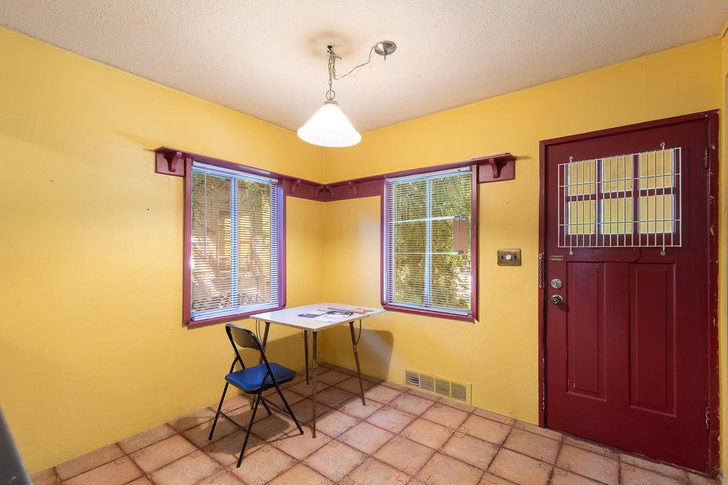 1194 18Th Avenue E, Vancouver, BC - Indoor