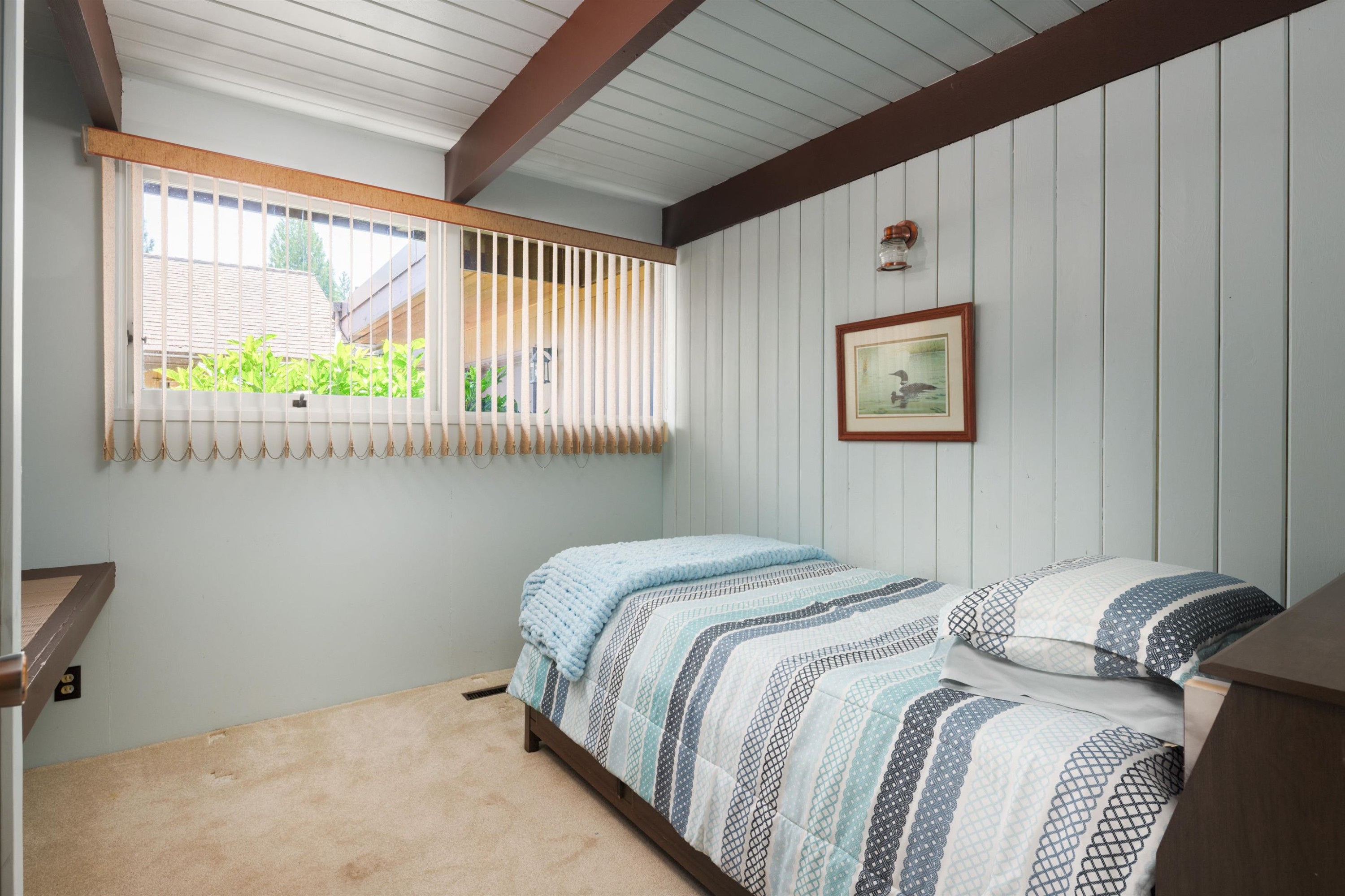 4568 Marineview Crescent, North Vancouver, BC - Indoor Photo Showing Bedroom