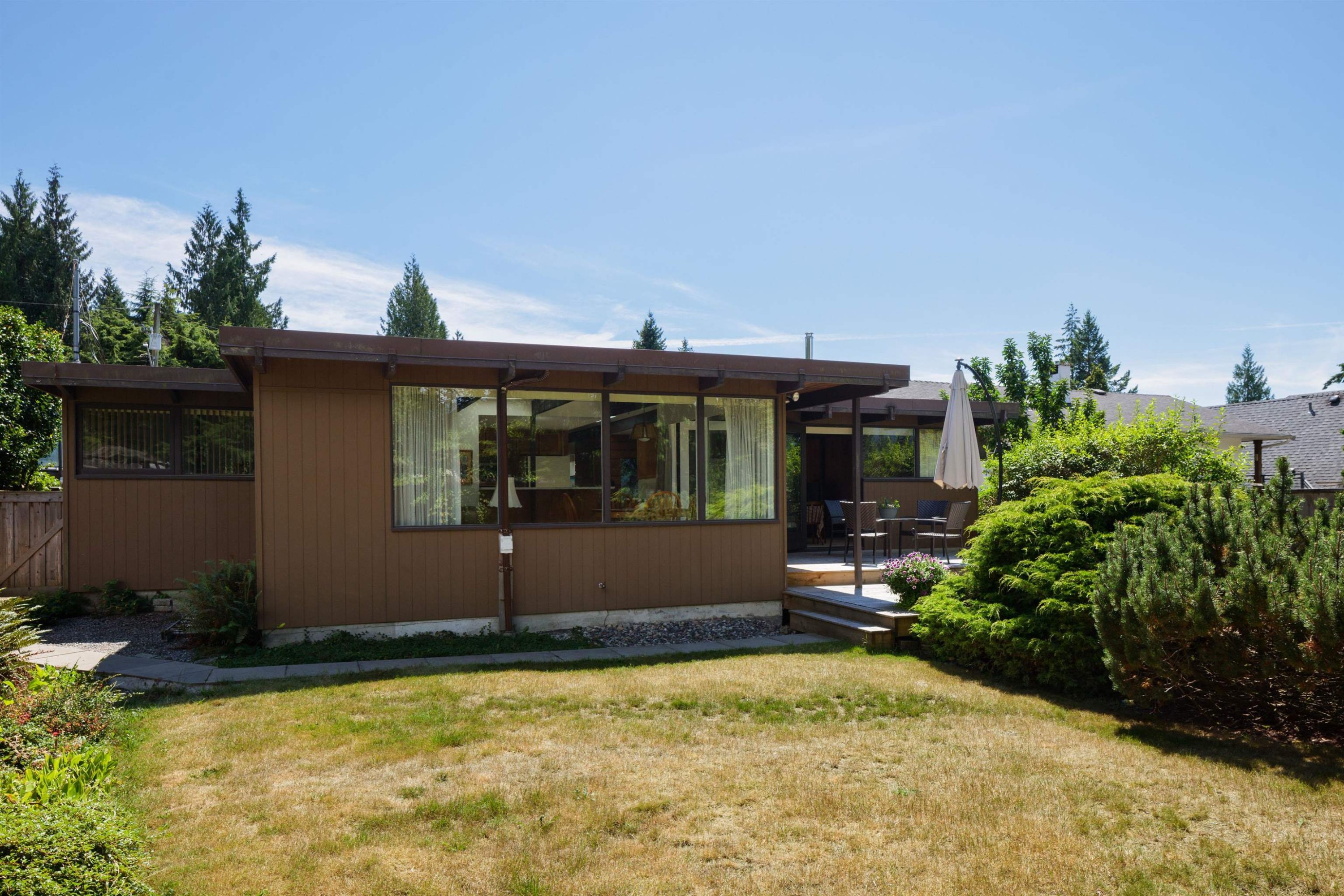 4568 Marineview Crescent, North Vancouver, BC - Outdoor