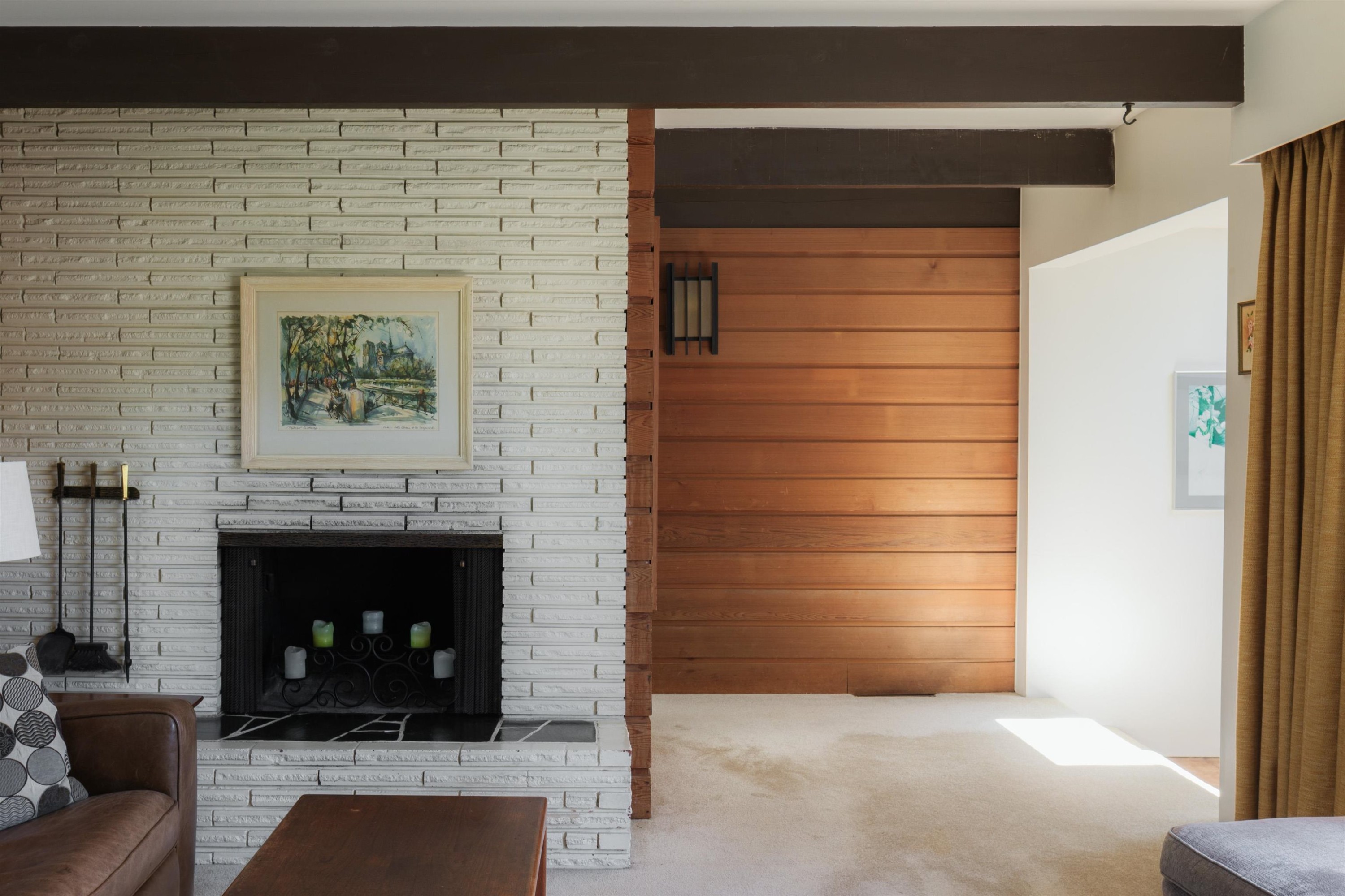 4568 Marineview Crescent, North Vancouver, BC - Indoor Photo Showing Living Room With Fireplace